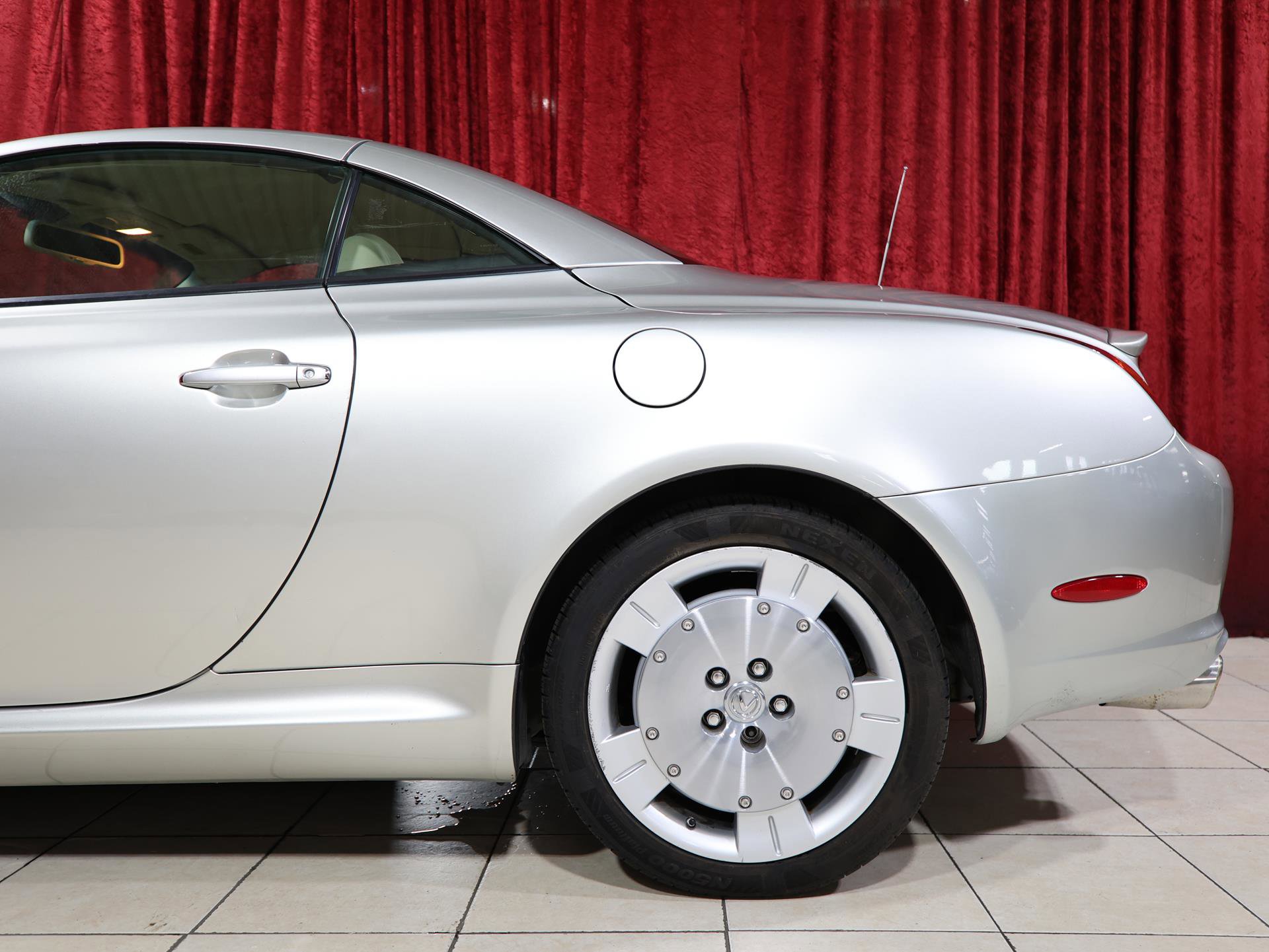 Used 2002 Lexus SC 430 Convertible image 7