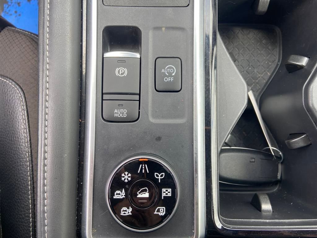 Used 2023 Nissan Pathfinder SL w/ Lighting Package (N92) image 33