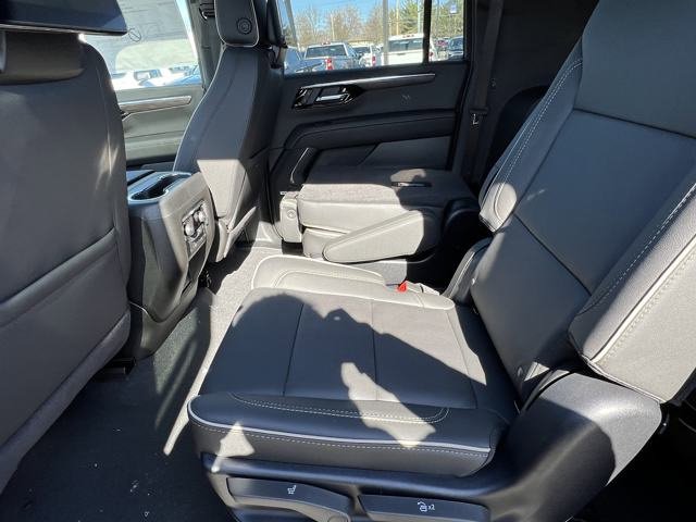 New 2025 Chevrolet Suburban Premier image 17