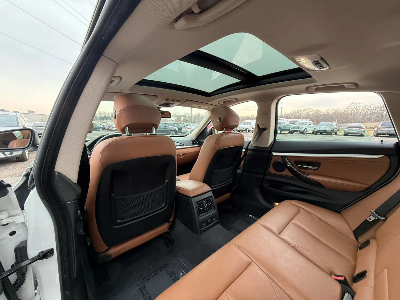 Used 2015 BMW 328i Gran Turismo xDrive image 17