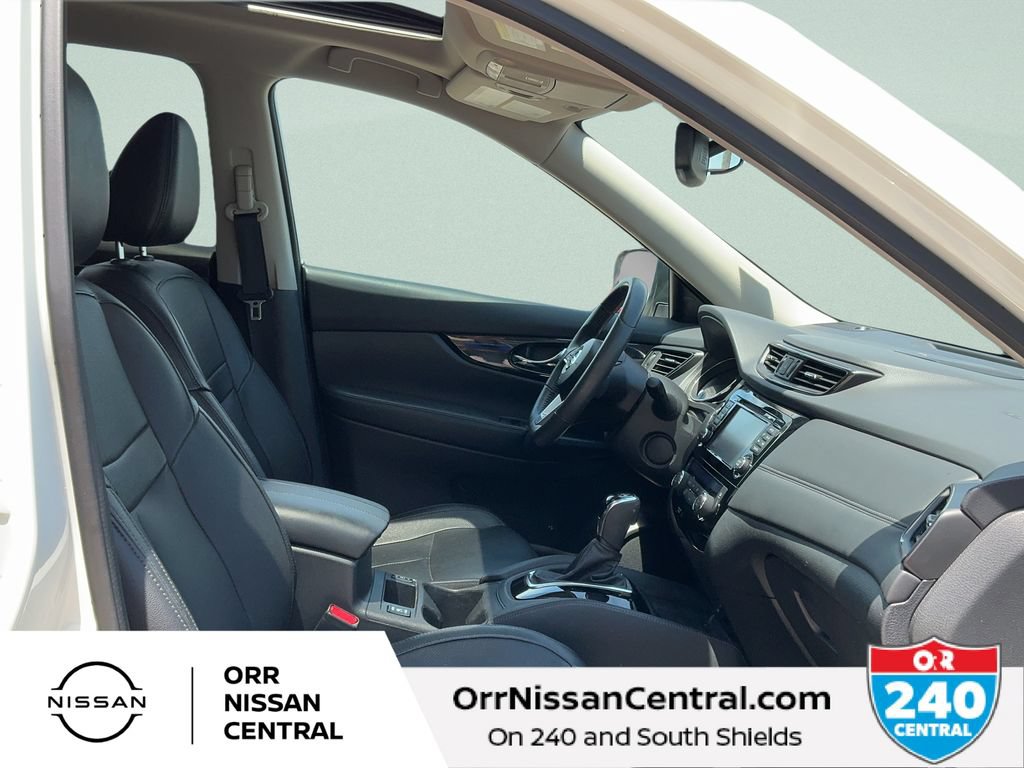 Used 2017 Nissan Rogue SL w/ SL Premium Package AWD/4WD image 11