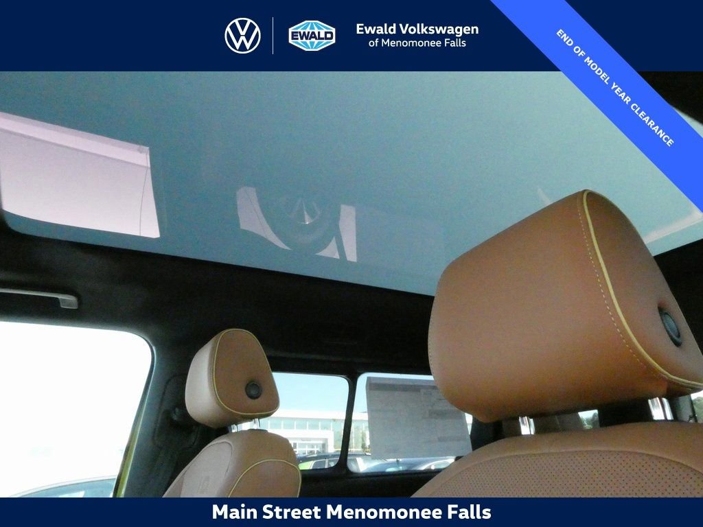 New 2025 Volkswagen ID. Buzz Pro S Plus AWD/4WD image 32