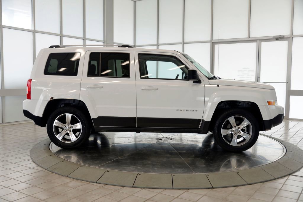 Used 2016 Jeep Patriot High Altitude AWD/4WD image 9