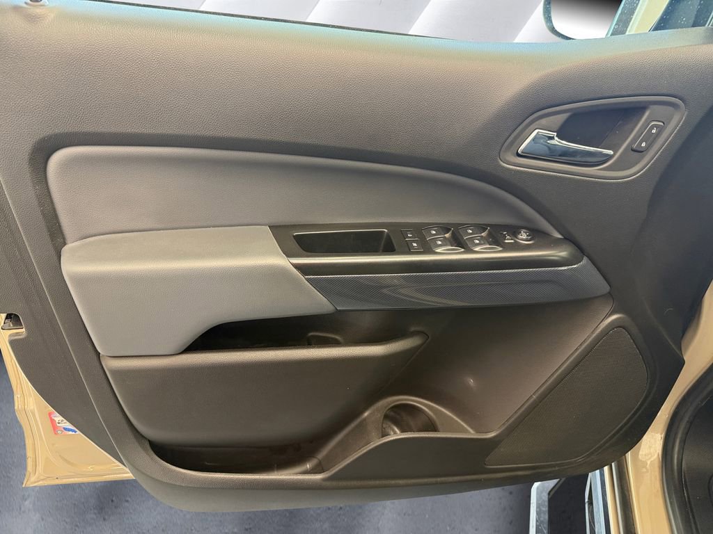 Used 2022 Chevrolet Colorado Z71 w/ Safety Package image 12