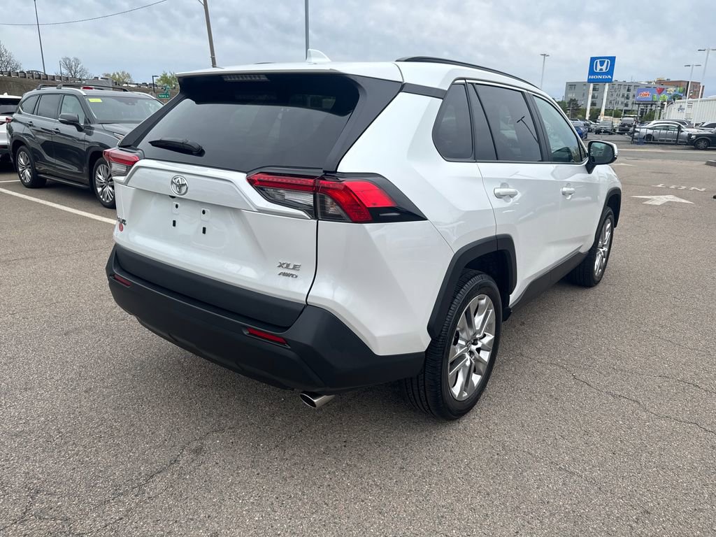 Used 2025 Toyota RAV4 XLE Premium w/ Weather Package AWD/4WD image 9