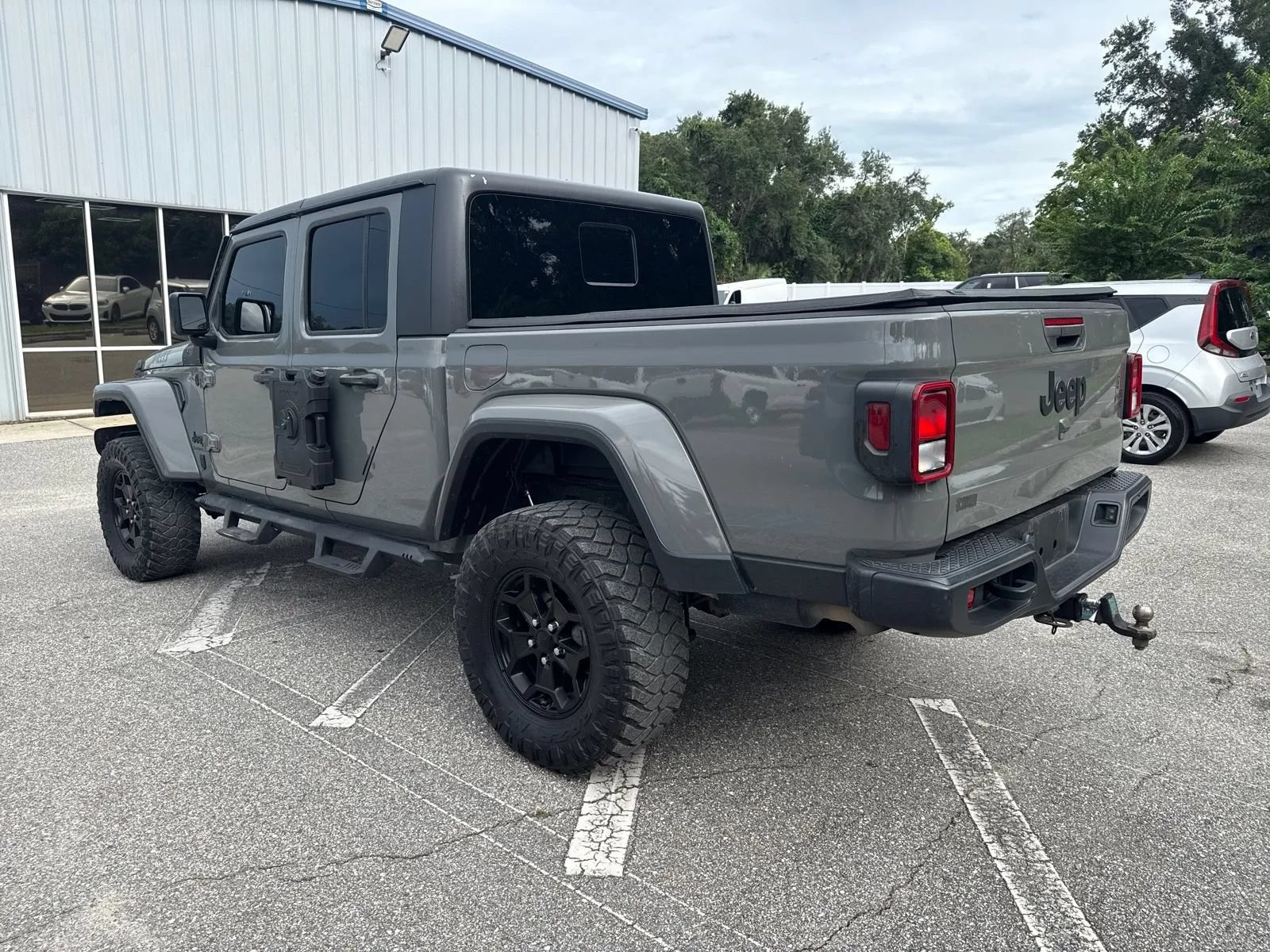 Used 2021 Jeep Gladiator Sport AWD/4WD image 11