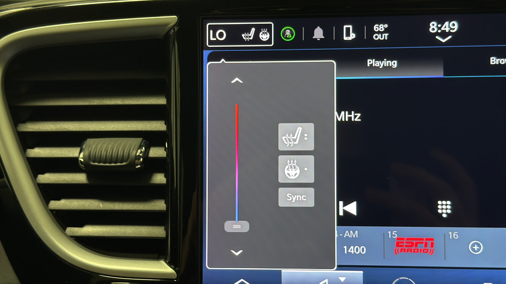 Used 2024 Chrysler Pacifica Touring-L FWD image 32
