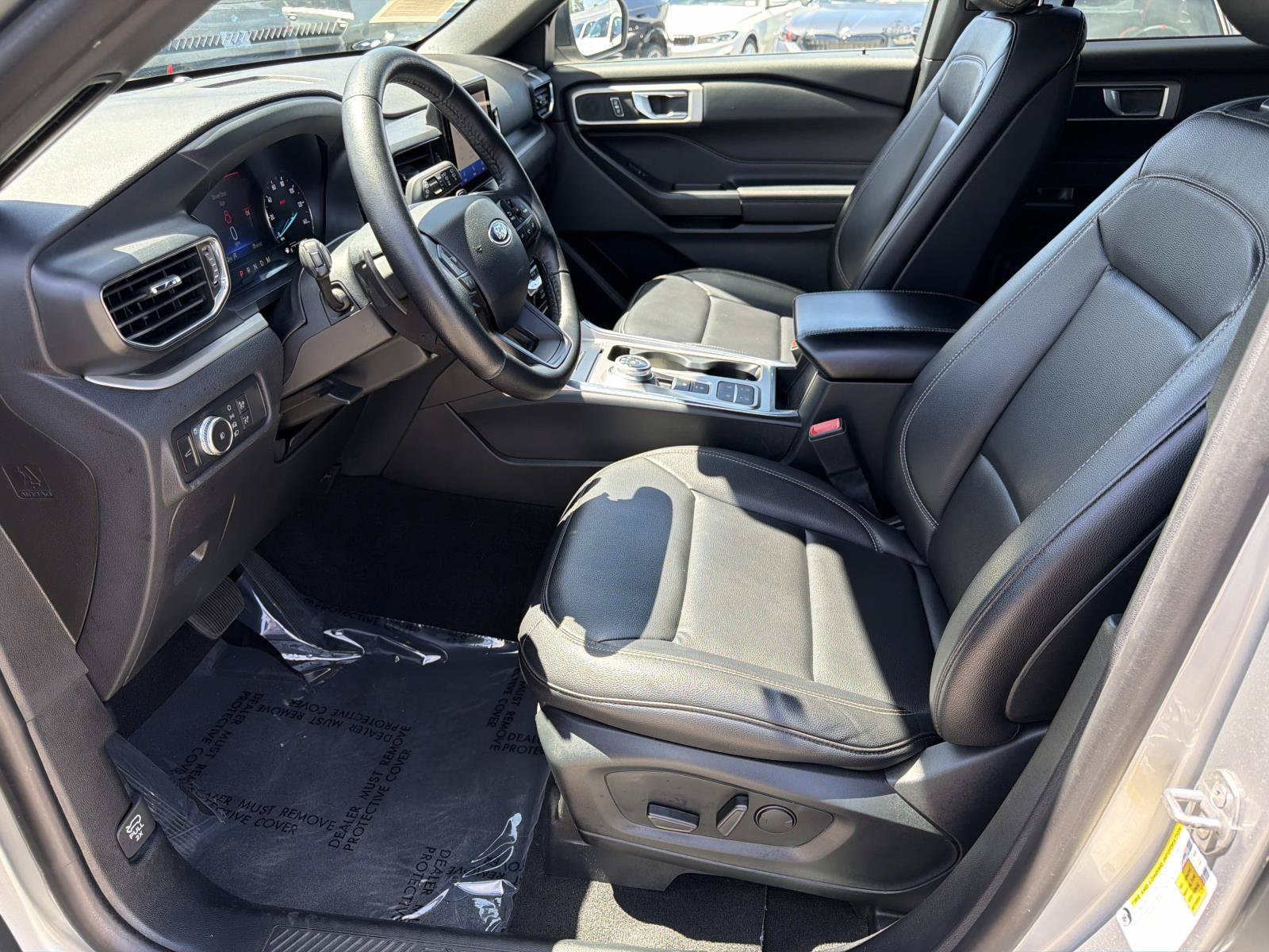 Used 2020 Ford Explorer XLT w/ Equipment Group 202A RWD image 17