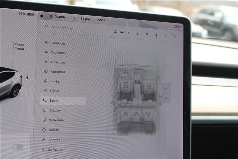 Used 2022 Tesla Model Y Long Range image 19