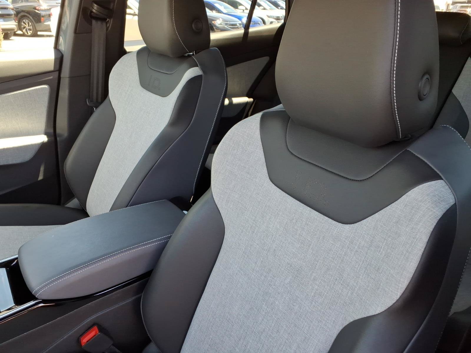 Certified 2025 Volkswagen ID.4 Pro RWD image 22