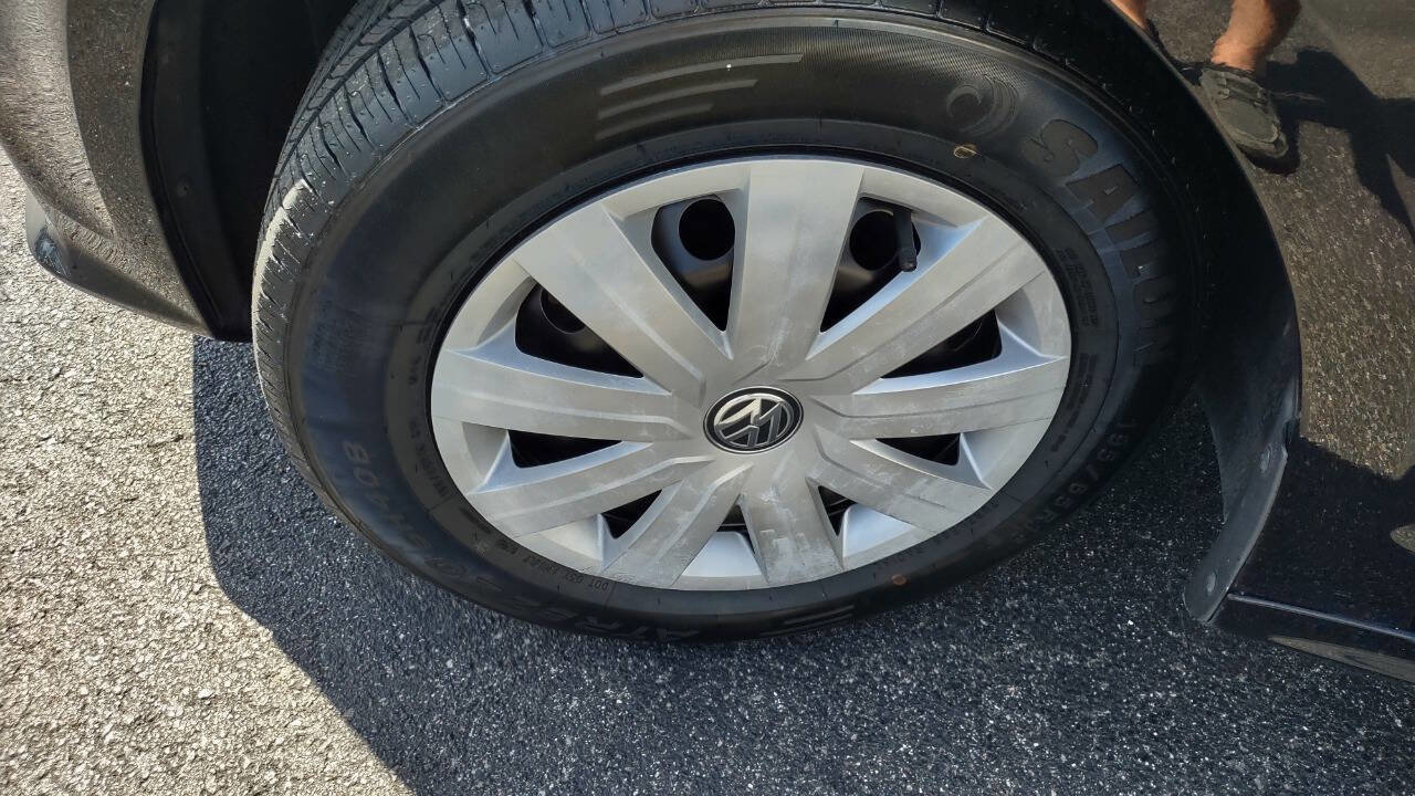 Used 2015 Volkswagen Jetta S image 33