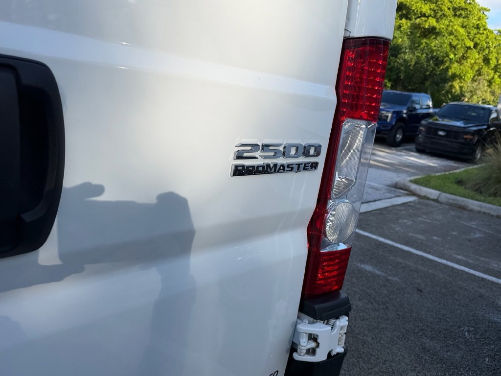 Used 2025 RAM ProMaster 2500 w/ Convenience Group FWD image 12
