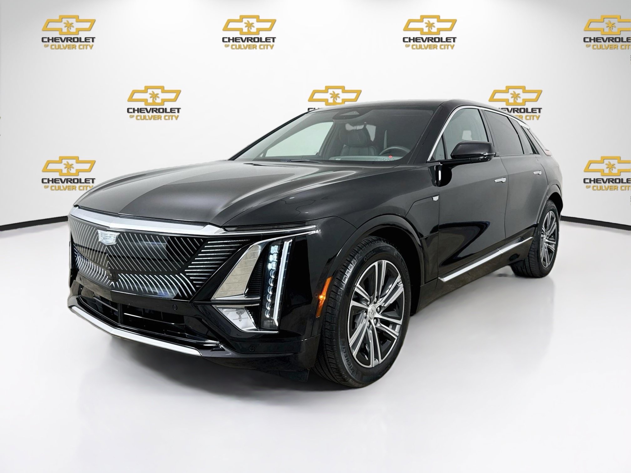 Used 2023 Cadillac Lyriq 2WD image 3