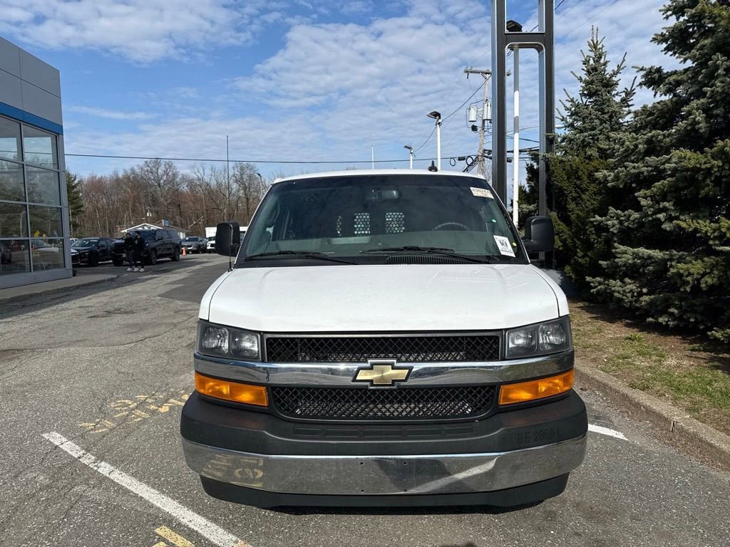 Used 2024 Chevrolet Express 2500 w/ Driver Convenience Package image 4