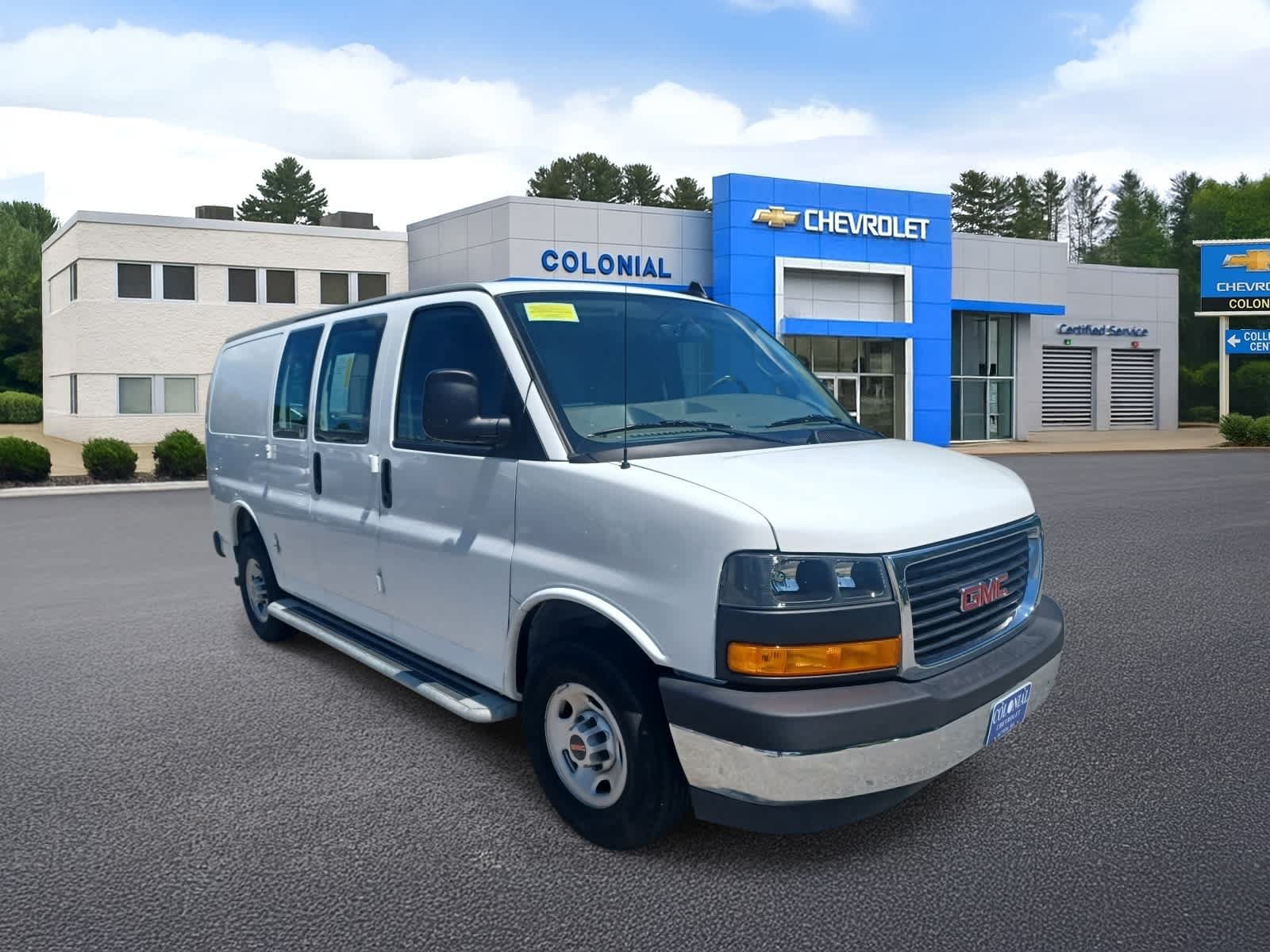 Used 2024 GMC Savana 2500 w/ Driver Convenience Package RWD image 2
