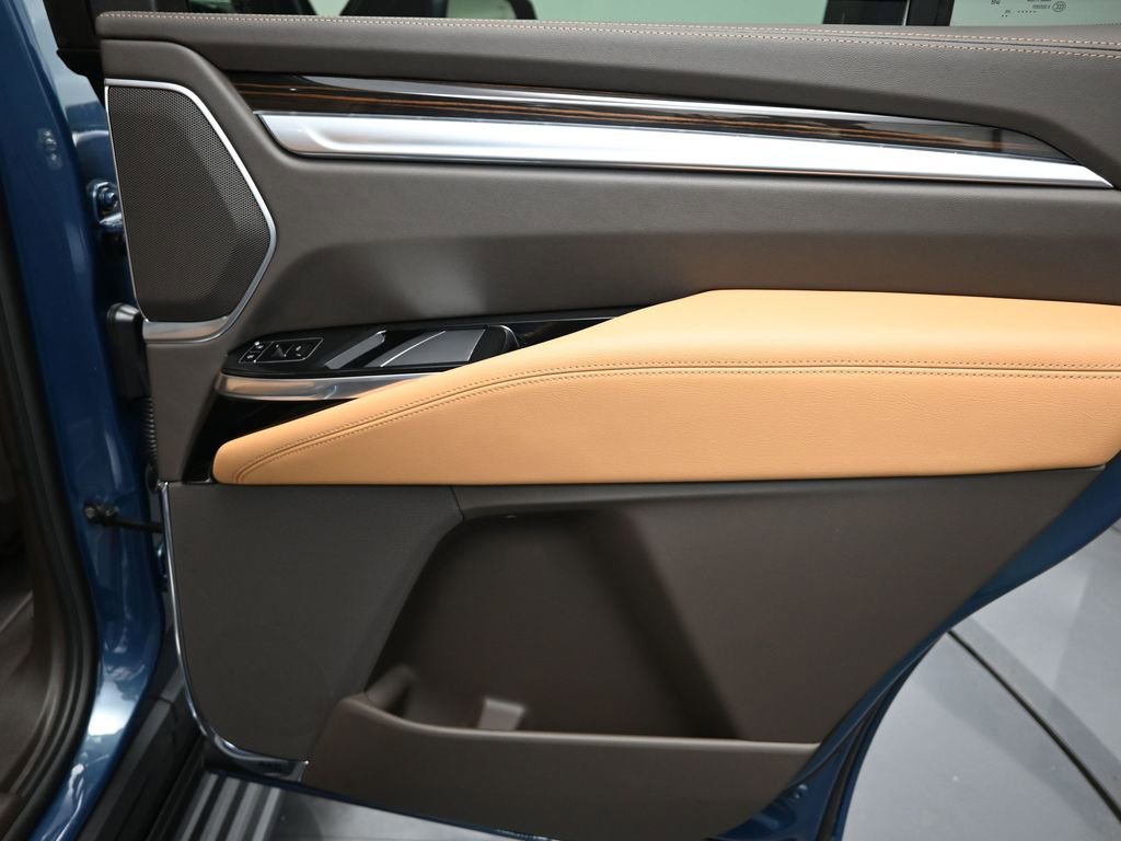 New 2026 Cadillac Escalade Luxury image 25