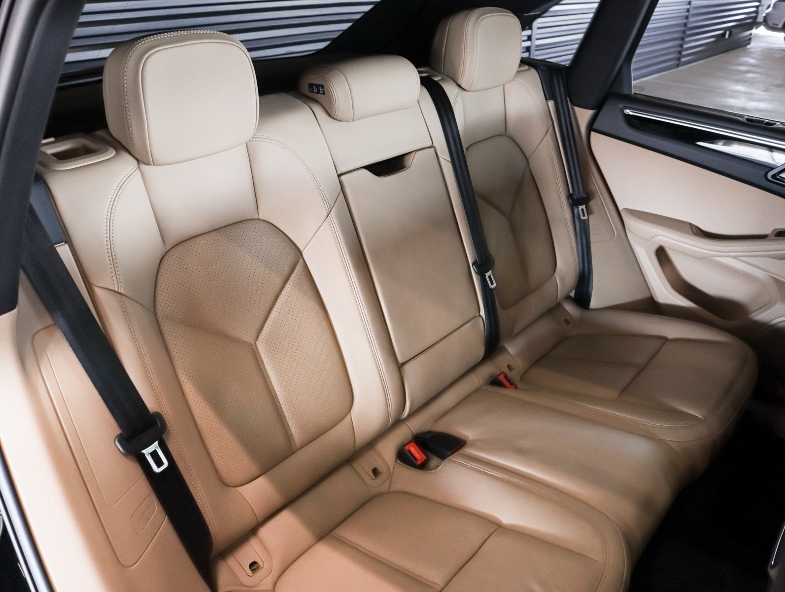 Certified 2026 Porsche Macan S AWD/4WD image 6