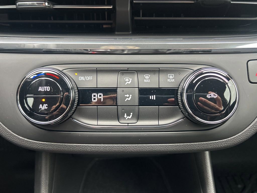 Certified 2025 Buick Envista Preferred image 29