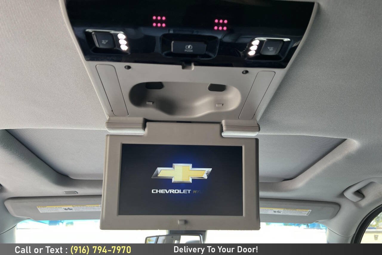 Used 2020 Chevrolet Suburban LT AWD/4WD image 30