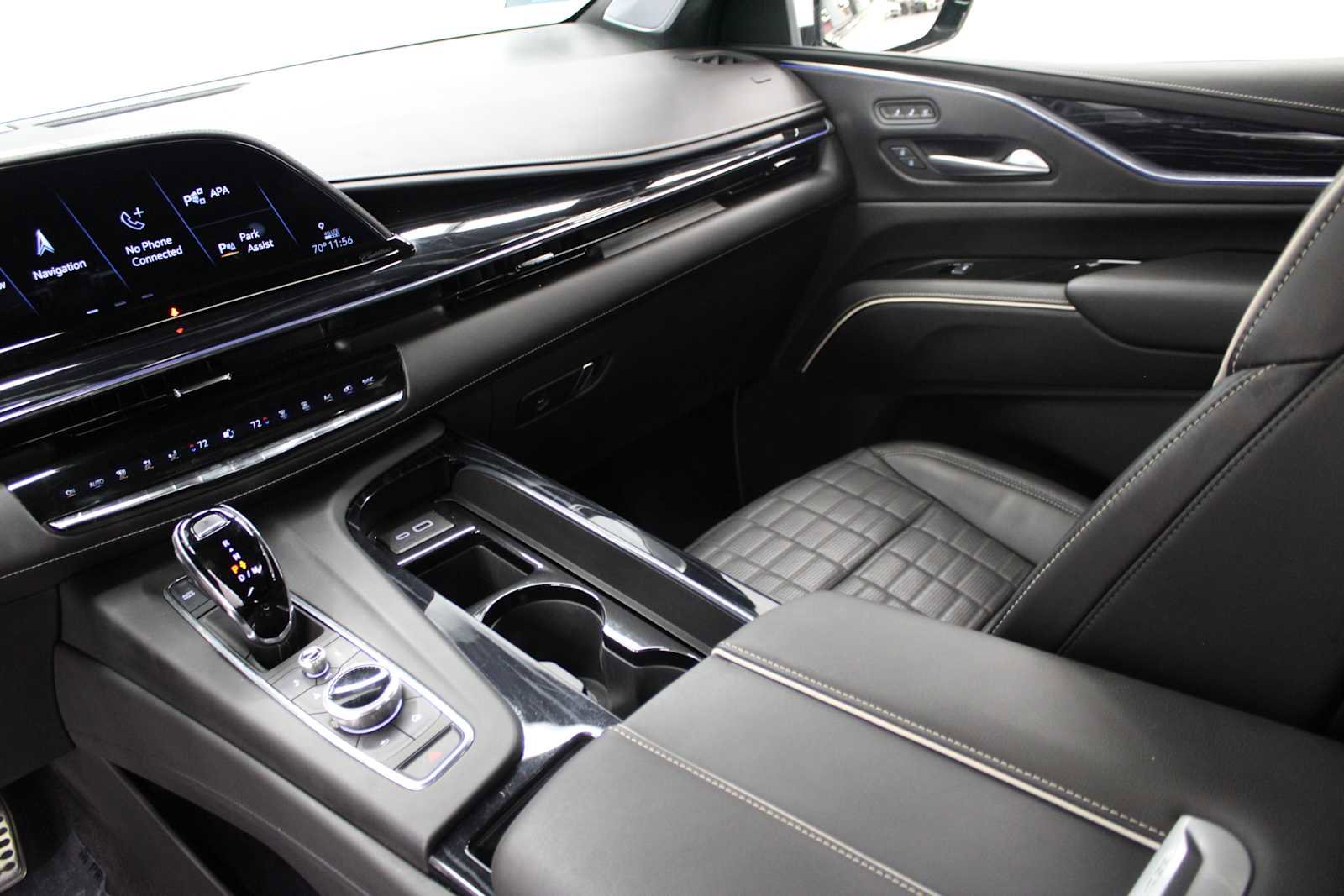 Used 2023 Cadillac Escalade V w/ LPO, ONYX Package image 36