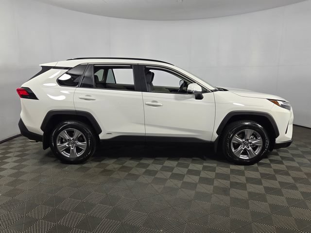 Used 2025 Toyota RAV4 XLE AWD/4WD image 15