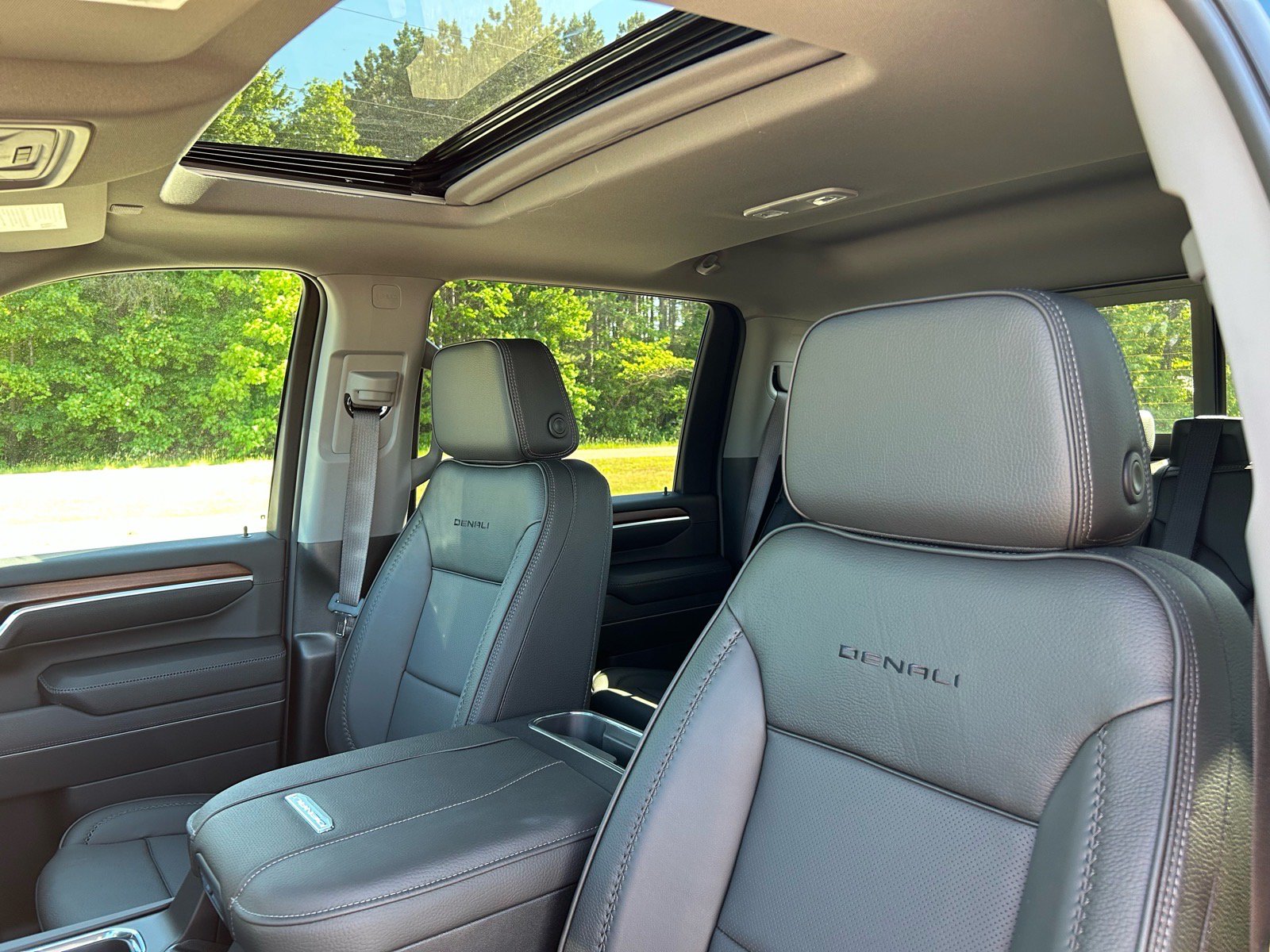 New 2026 GMC Sierra 2500 Denali w/ Denali Reserve Package AWD/4WD image 18