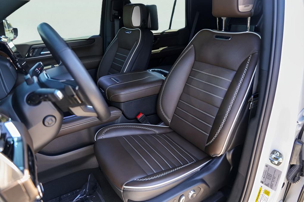 Certified 2025 GMC Yukon Denali Ultimate image 10