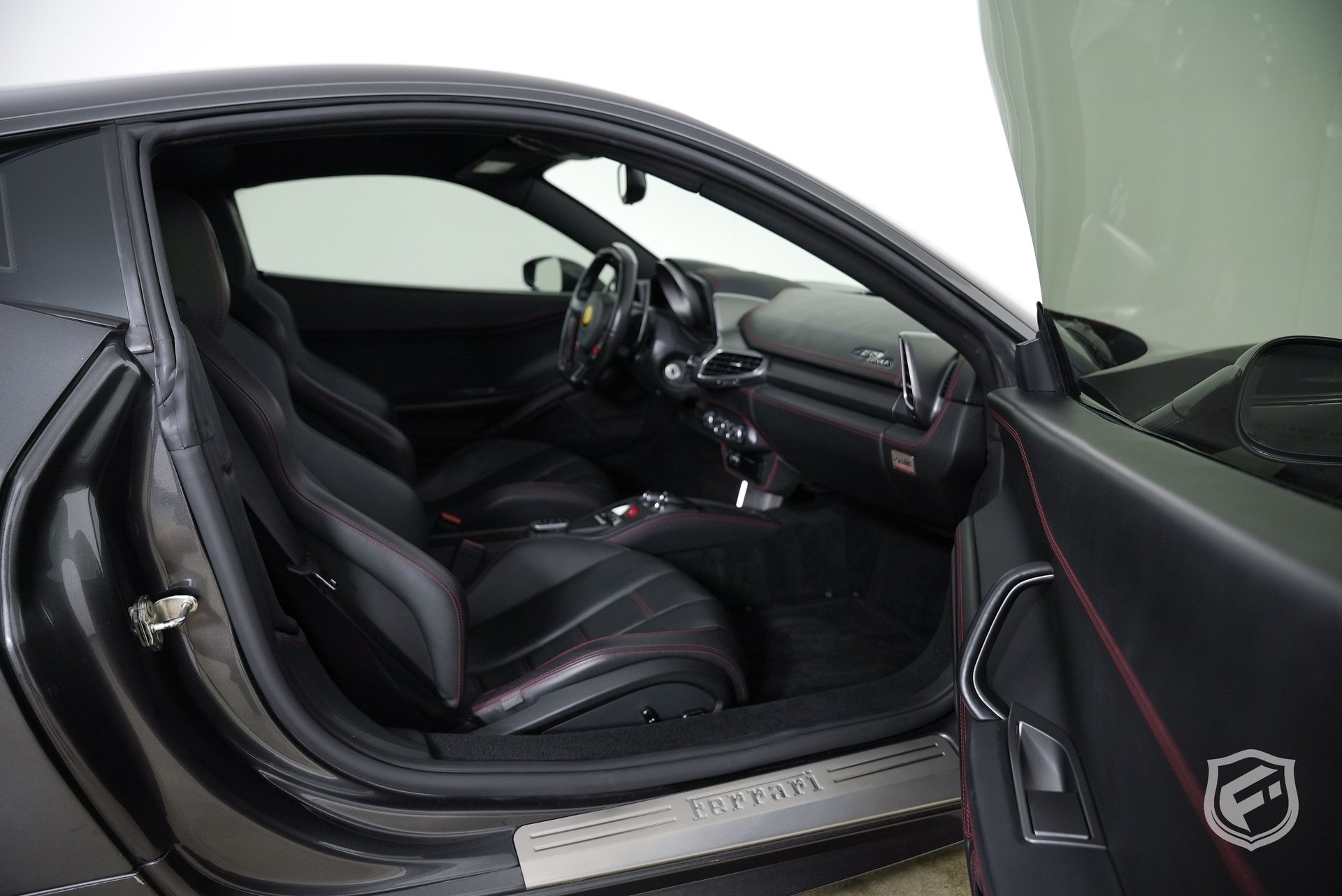 Used 2010 Ferrari 458 Italia Coupe RWD image 27