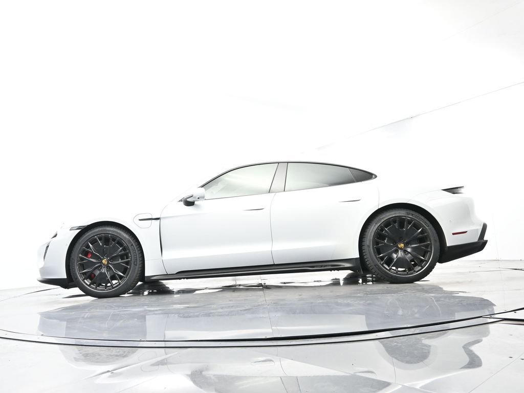 Certified 2022 Porsche Taycan GTS image 44