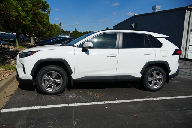 Used 2024 Toyota RAV4 XLE w/ Convenience Package AWD/4WD image 4