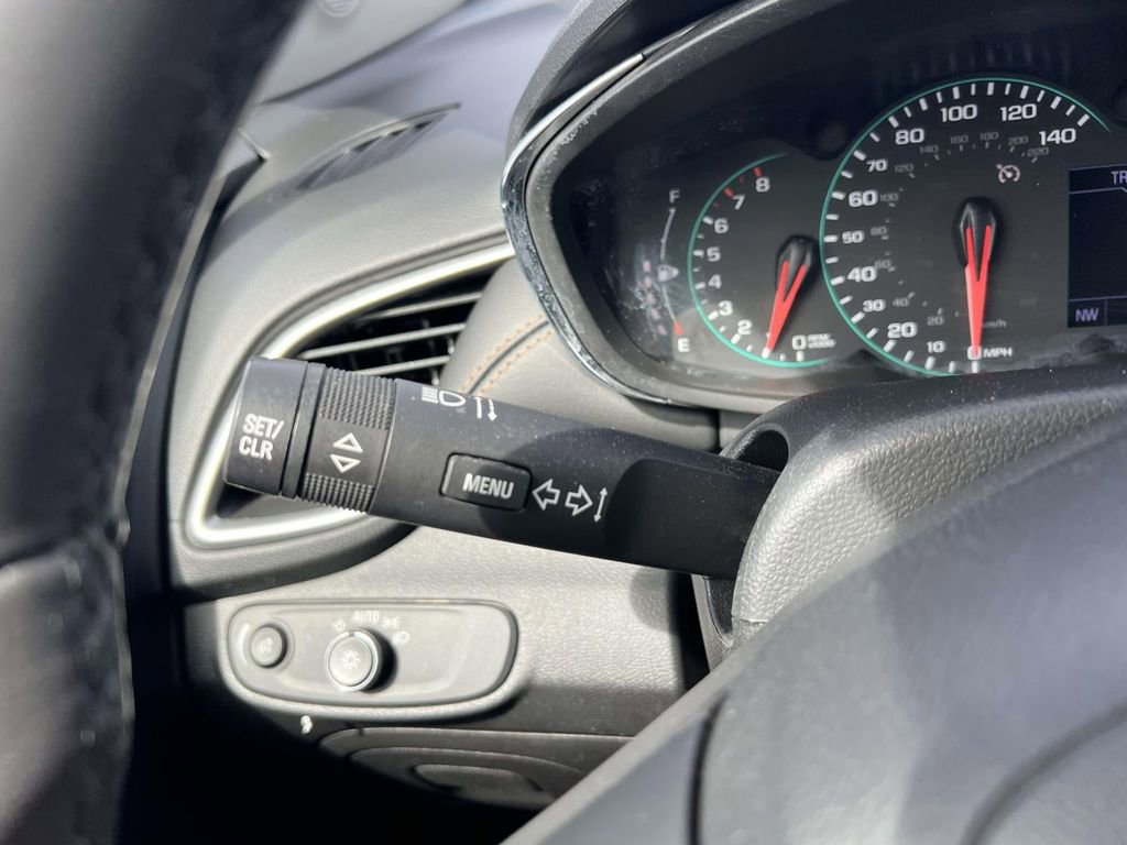 Used 2020 Chevrolet Trax LT w/ LT Convenience Package FWD image 24