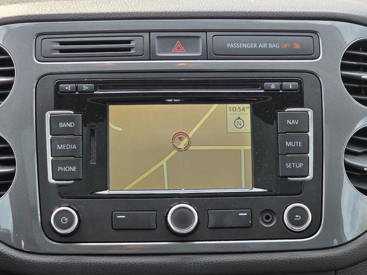 Used 2012 Volkswagen Tiguan SE FWD image 15
