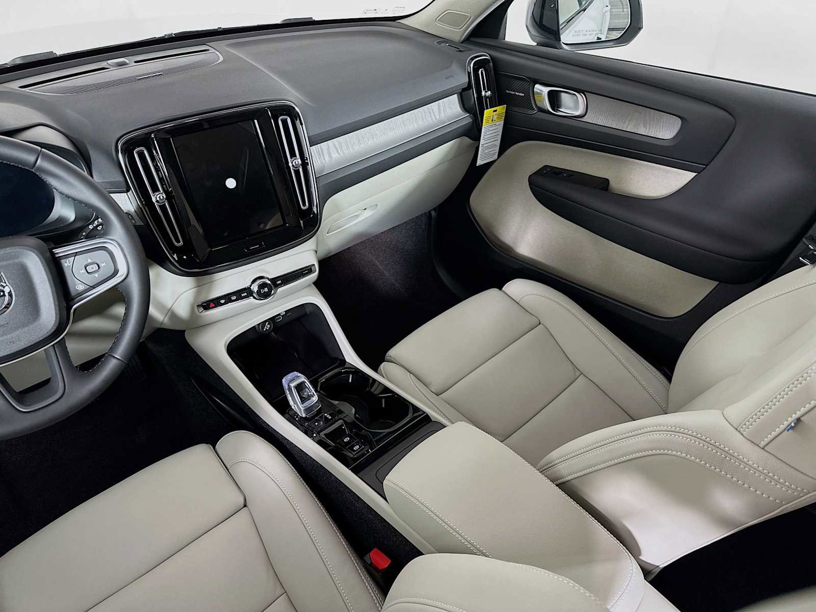 New 2026 Volvo XC40 B4 Plus w/ Protection Package image 22