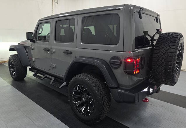 Used 2019 Jeep Wrangler Unlimited Rubicon w/ Uconnect 4C Nav & Sound Group AWD/4WD image 3
