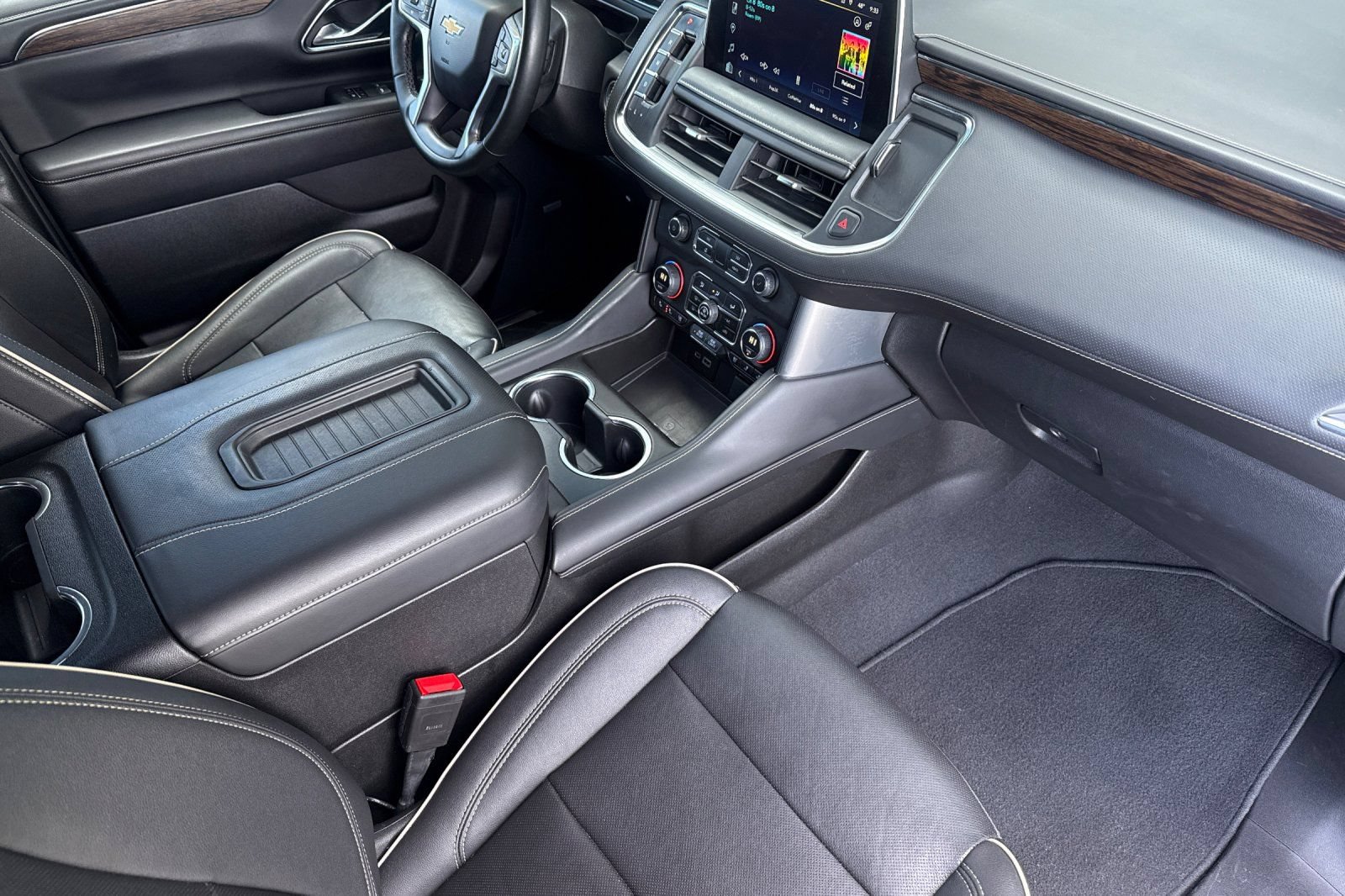 Used 2023 Chevrolet Suburban Premier AWD/4WD image 19