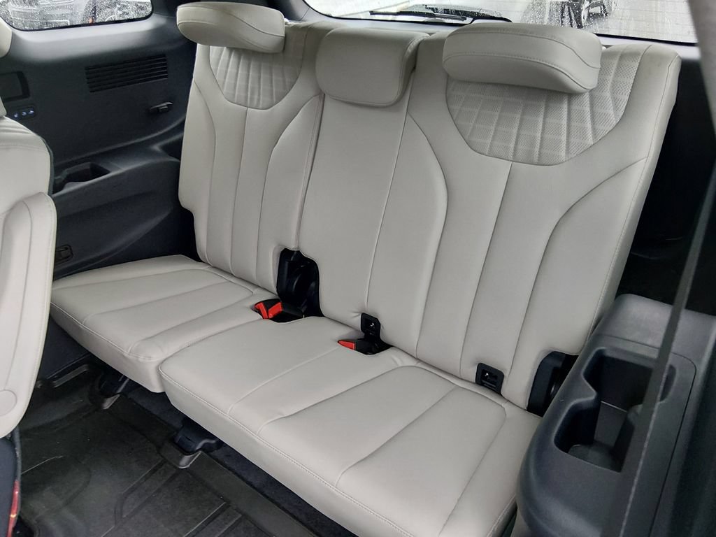 Used 2024 Hyundai Palisade Limited AWD/4WD image 16