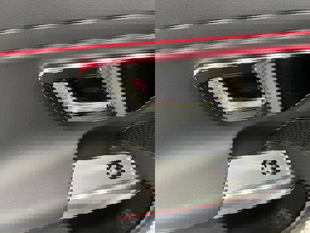 Used 2025 Mercedes-Benz E 350 4MATIC Sedan image 24