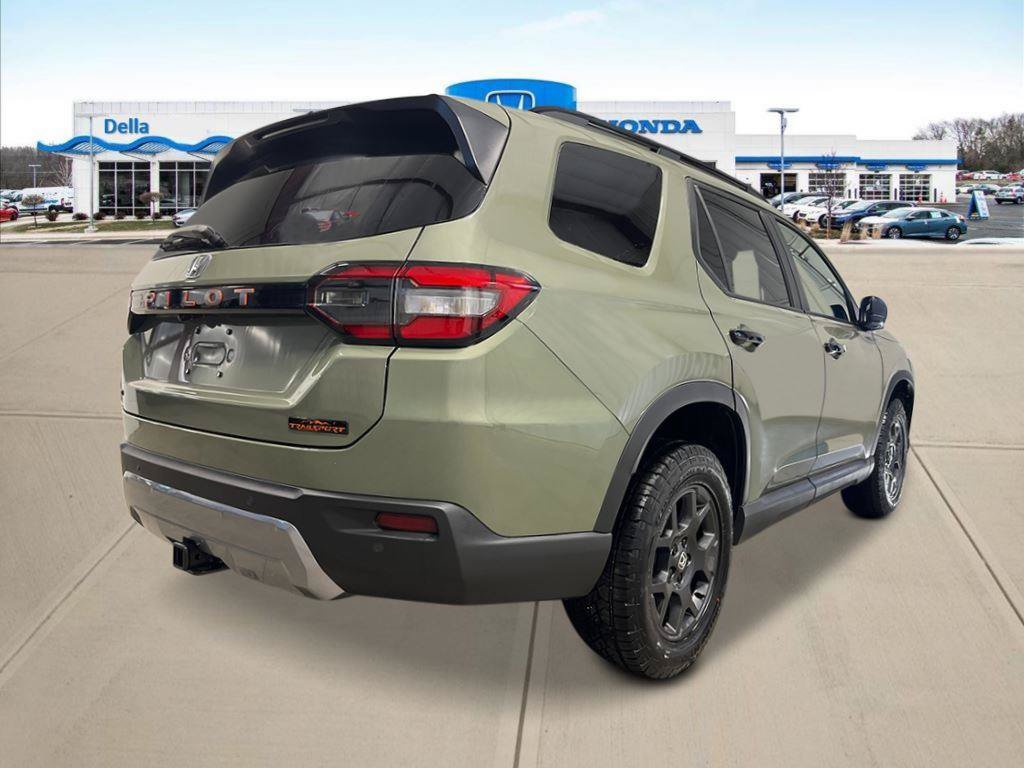 New 2026 Honda Pilot TrailSport image 3