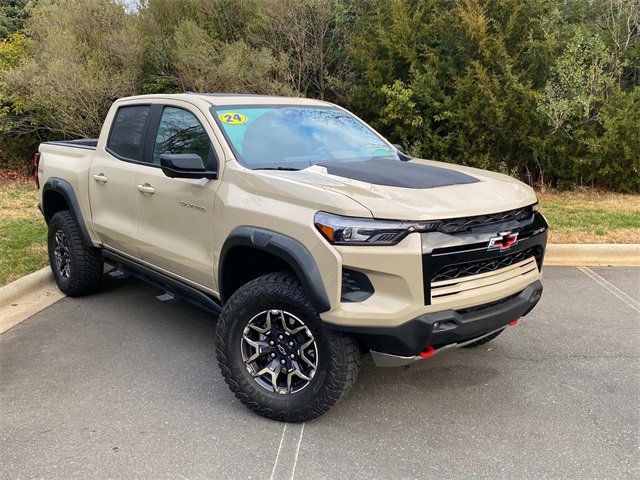 Used 2024 Chevrolet Colorado ZR2 w/ Technology Package