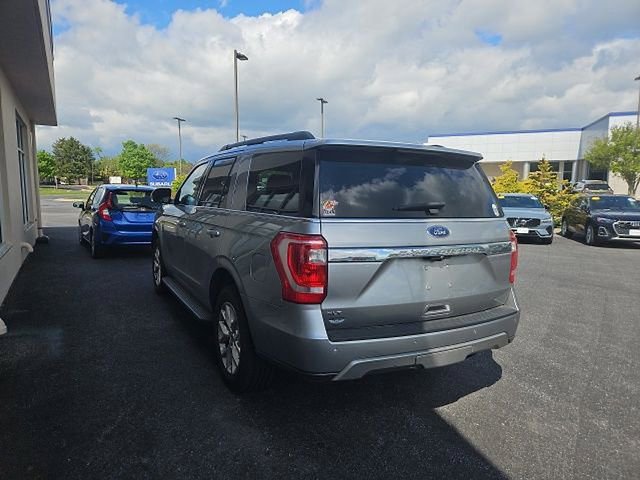 Used 2020 Ford Expedition XLT image 3
