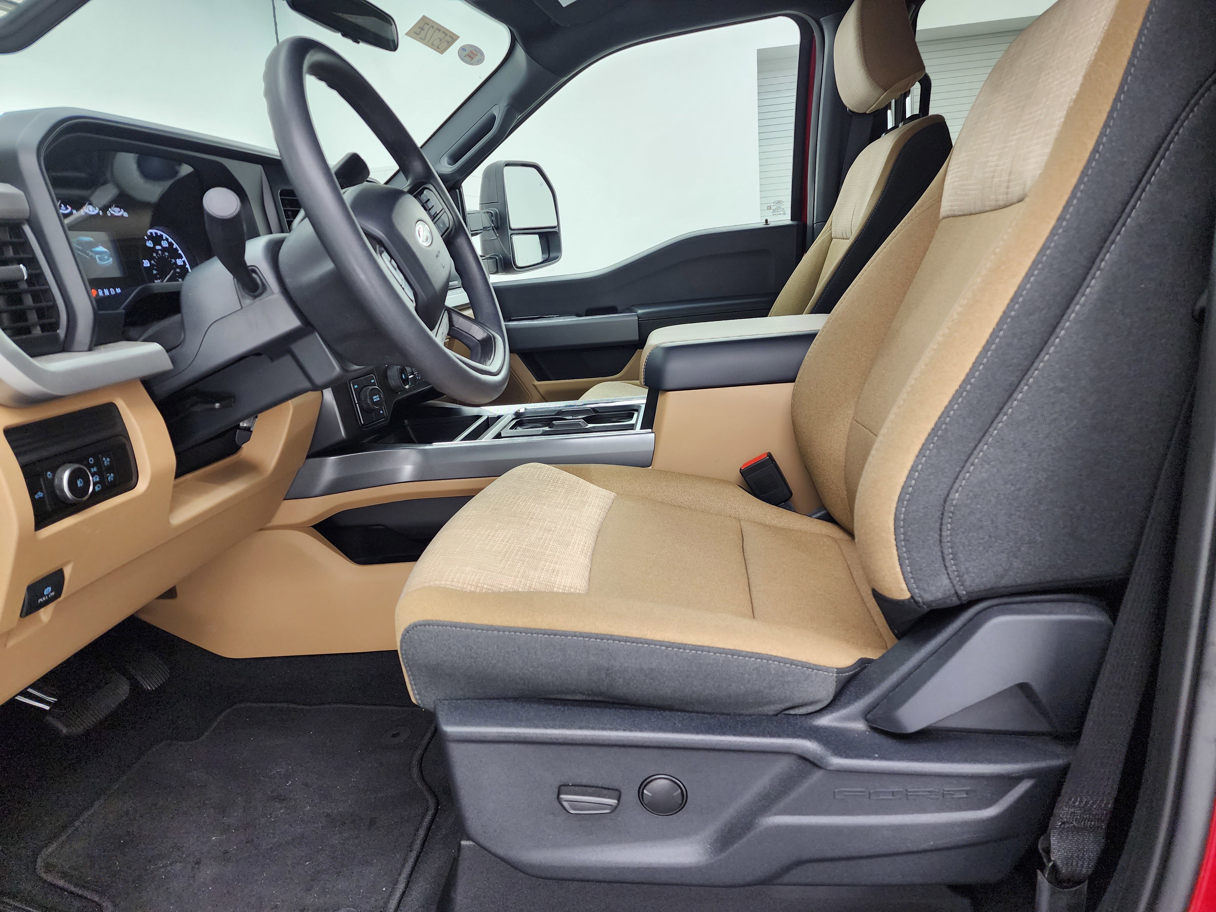 Used 2024 Ford F250 XLT image 8