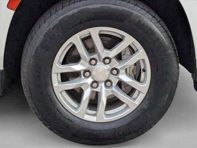 Used 2023 Chevrolet Suburban LS image 25