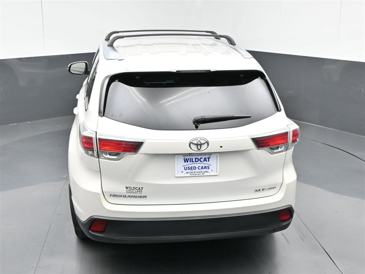 Used 2016 Toyota Highlander XLE AWD/4WD image 26