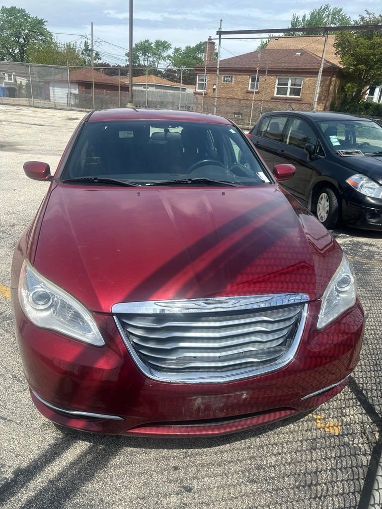 Used 2013 Chrysler 200 Touring FWD image 2