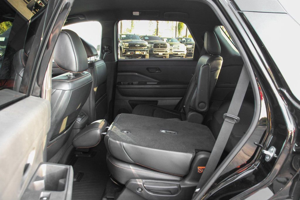 Used 2023 Nissan Pathfinder Rock Creek AWD/4WD image 32
