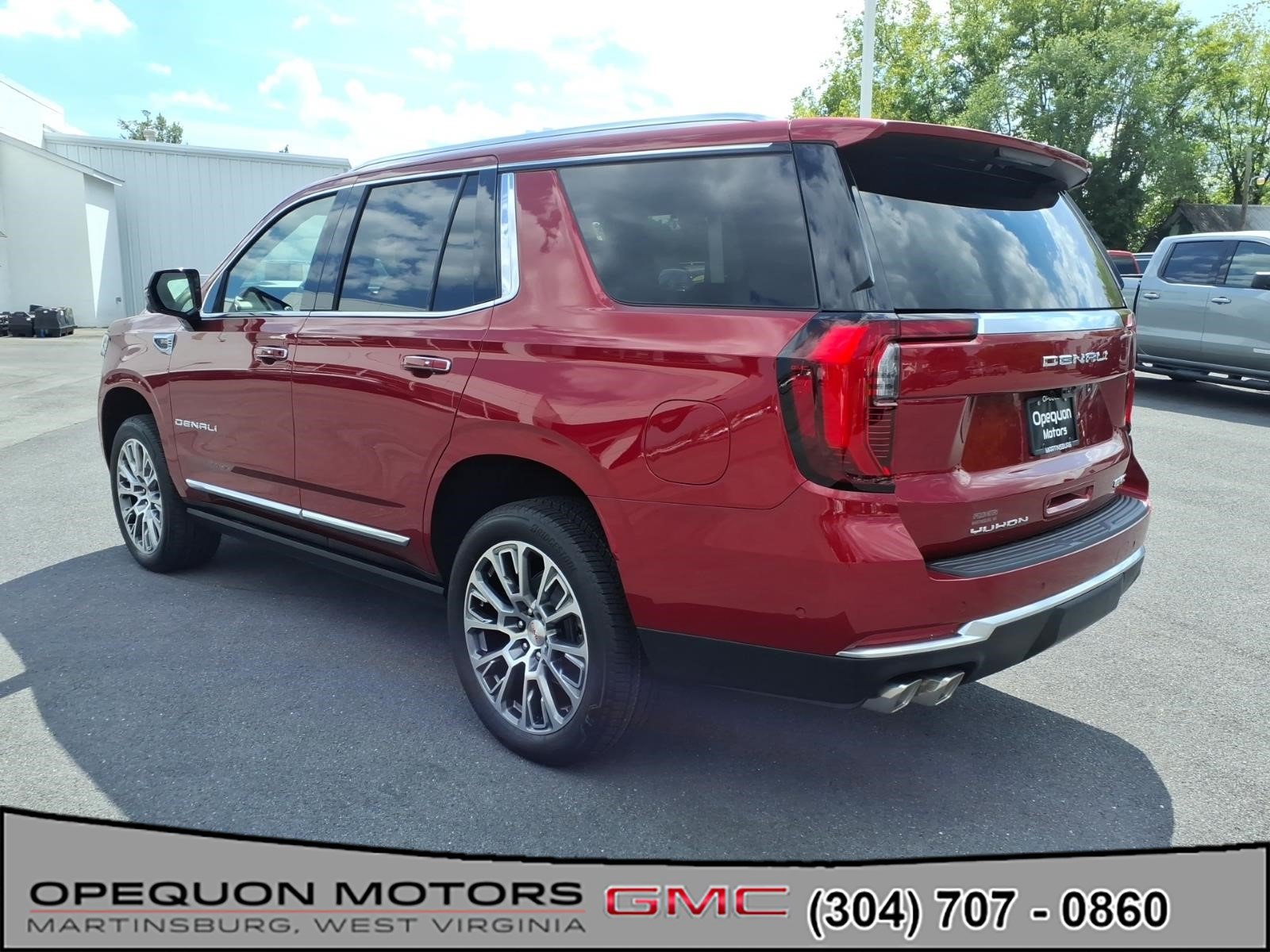 New 2026 GMC Yukon Denali w/ Denali Reserve Package AWD/4WD image 3