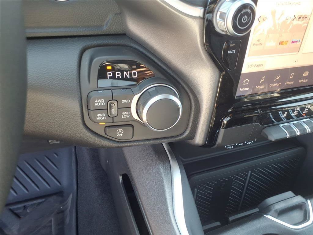 New 2026 RAM 1500 Big Horn AWD/4WD image 15