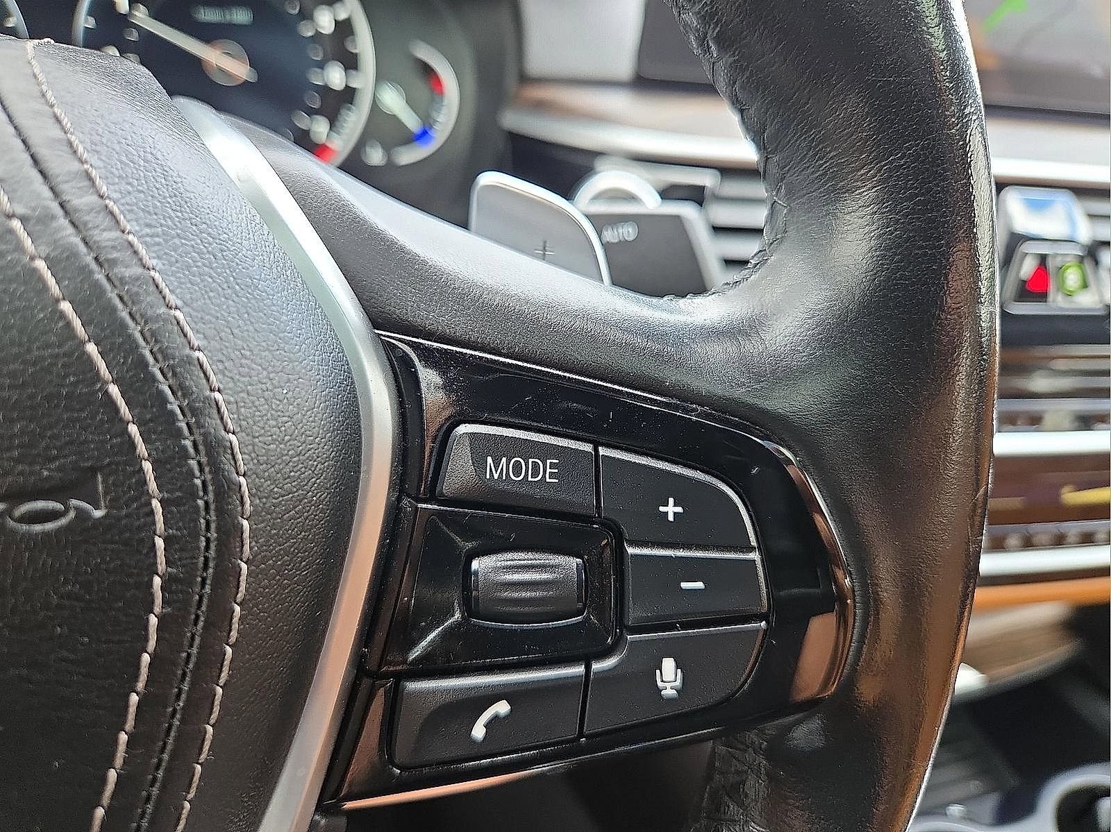 Used 2018 BMW 530i xDrive w/ Premium Package AWD/4WD image 18