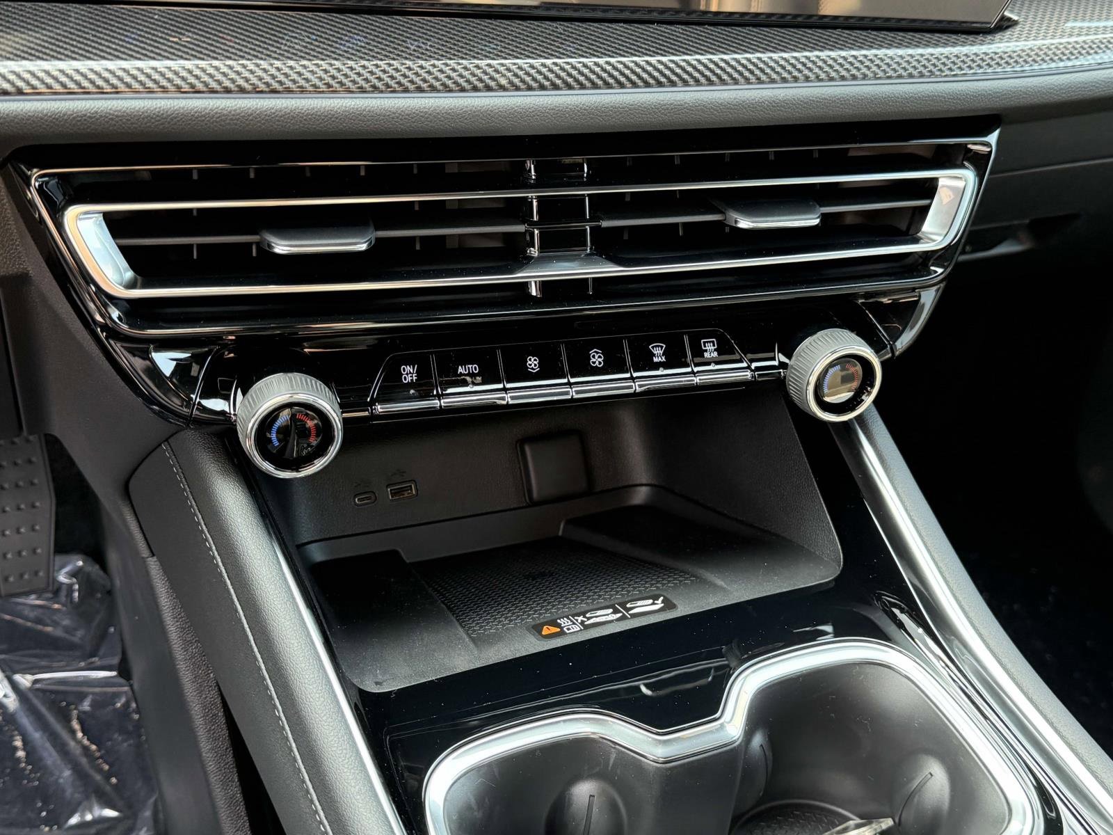 New 2026 Chevrolet Traverse High Country image 11