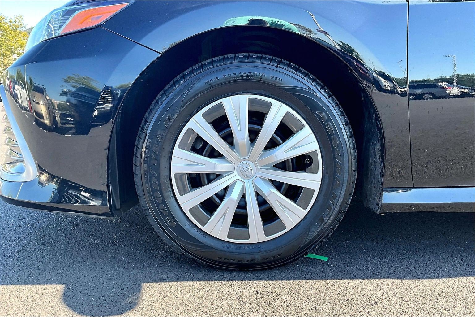Used 2023 Toyota Camry LE FWD image 9